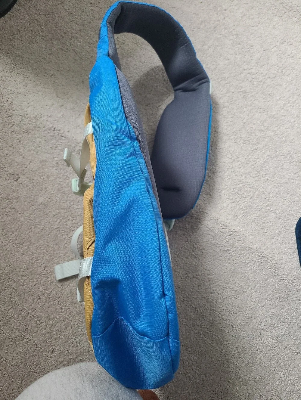 Patagonia blue and mustard yellow sling bag - Picture 2 of 7